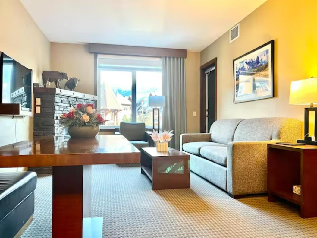 Falcon Crest Lodge 1 Bedroom Condo With Gym & Hot-Tubs & Mountain View Canmore Zewnętrze zdjęcie