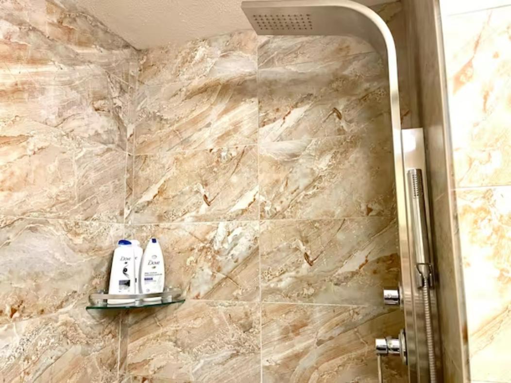 Falcon Crest Lodge 1 Bedroom Condo With Gym & Hot-Tubs & Mountain View Canmore Zewnętrze zdjęcie