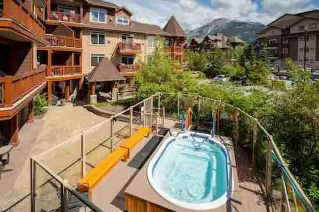 Falcon Crest Lodge 1 Bedroom Condo With Gym & Hot-Tubs & Mountain View Canmore Zewnętrze zdjęcie