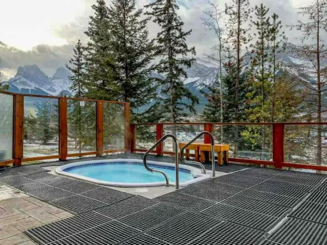 Falcon Crest Lodge 1 Bedroom Condo With Gym & Hot-Tubs & Mountain View Canmore Zewnętrze zdjęcie