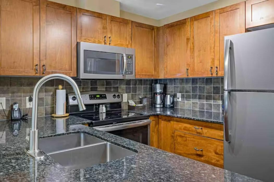 Falcon Crest Lodge 1 Bedroom Condo With Gym & Hot-Tubs & Mountain View Canmore Zewnętrze zdjęcie