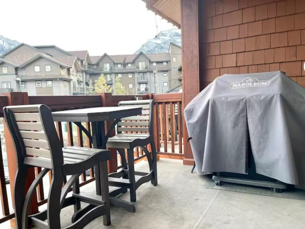 Falcon Crest Lodge 1 Bedroom Condo With Gym & Hot-Tubs & Mountain View Canmore Zewnętrze zdjęcie