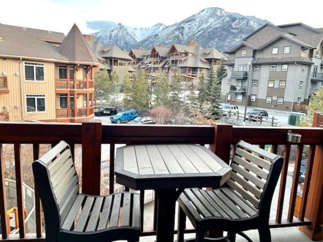 Falcon Crest Lodge 1 Bedroom Condo With Gym & Hot-Tubs & Mountain View Canmore Zewnętrze zdjęcie